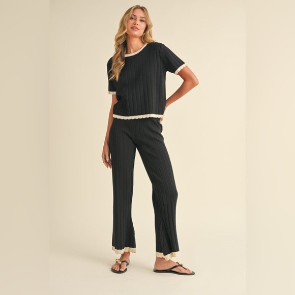 CONTRAST TRIM SHORT SLEEVE BACK BUTTON LINEN TOP